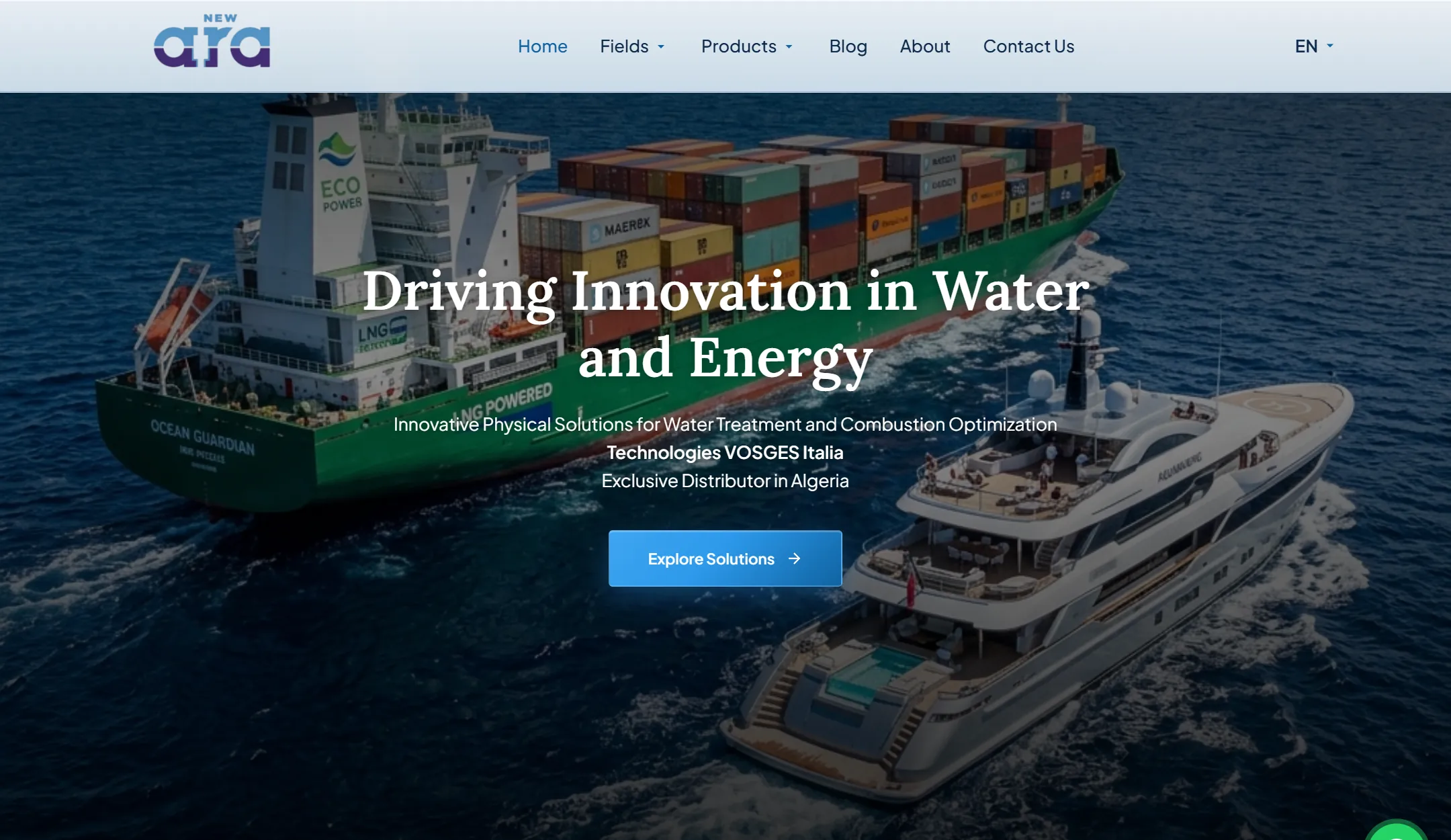 La page d'accueil de NEW ARA : un porte-conteneurs et un yacht en mer sous le titre « Driving Innovation in Water and Energy »